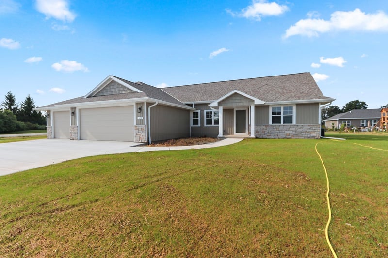 305 Battery Ave, De Pere, WI 54115