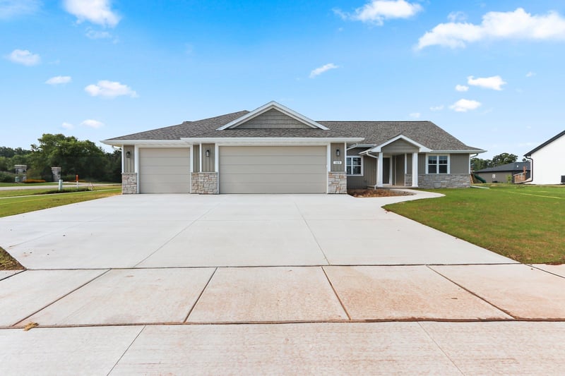 305 Battery Ave, De Pere, WI 54115