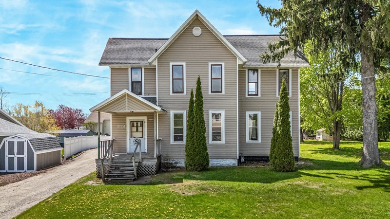 318 Nye St, Hortonville, WI 54944