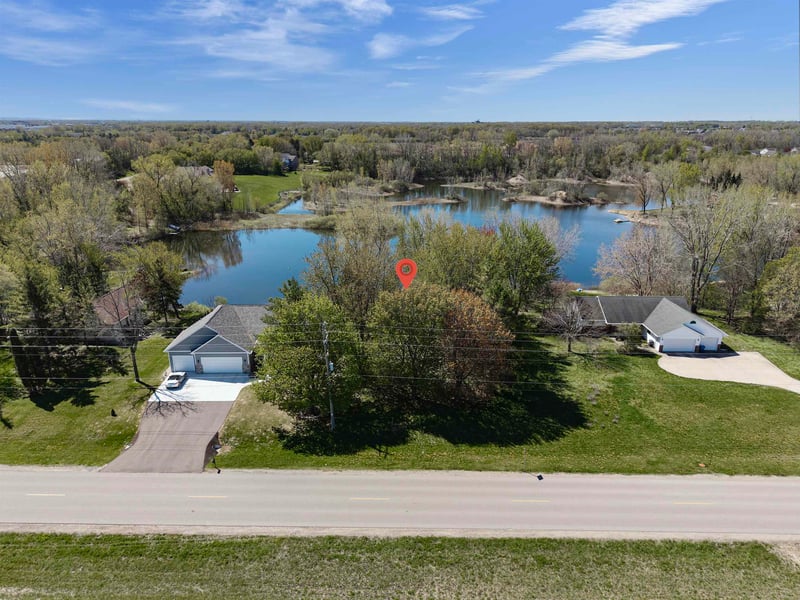 1855 Shady Ln, Neenah, WI 54956