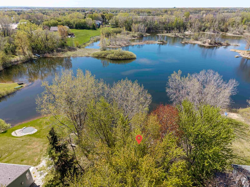 1855 Shady Ln, Neenah, WI 54956