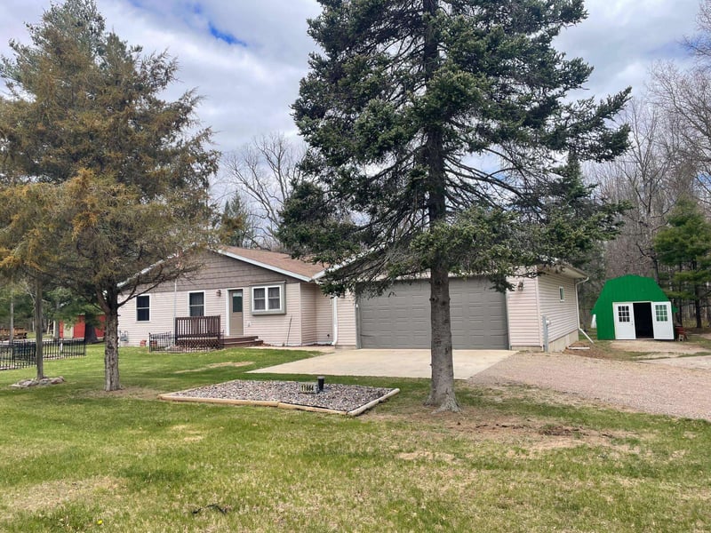 11664 Heyrman Dr, Crivitz, WI 54114