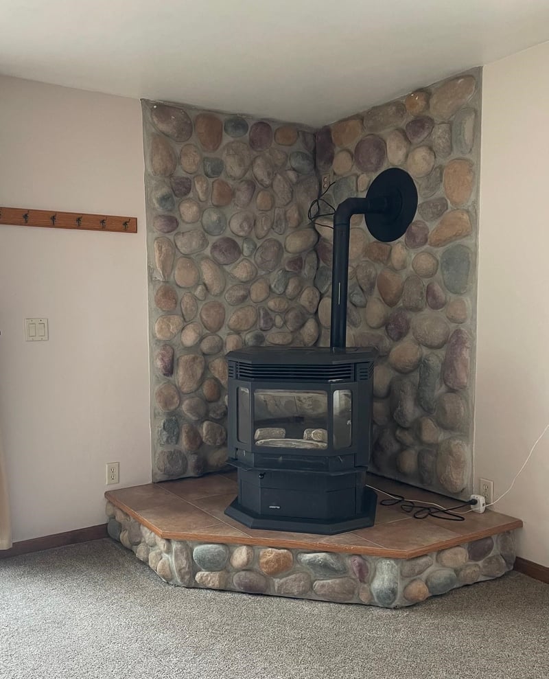 11664 Heyrman Dr, Crivitz, WI 54114