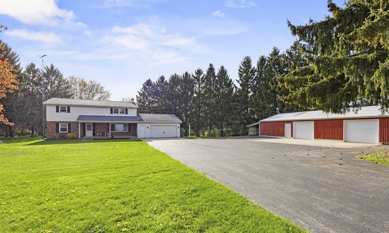 6911 Fahley Rd, Oshkosh, WI 54904