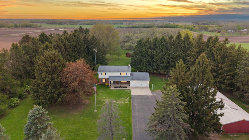 6911 Fahley Rd, Oshkosh, WI 54904