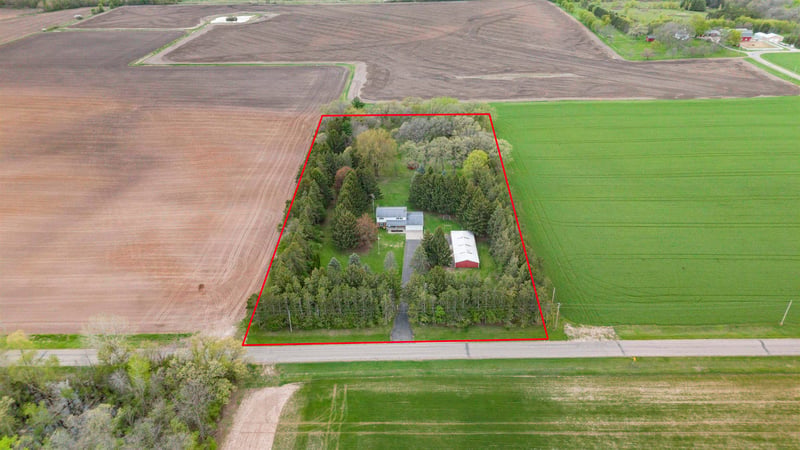 6911 Fahley Rd, Oshkosh, WI 54904