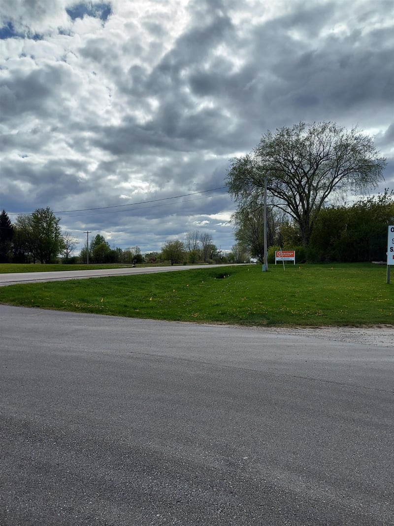 3978 State Road 21, Oshkosh, WI 54904