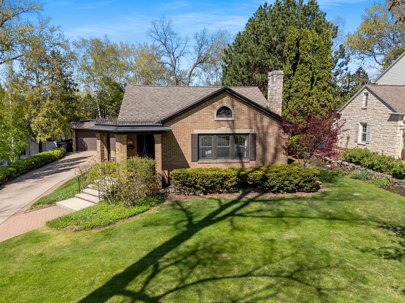212 Miramar Dr, Green Bay, WI 54301-1926