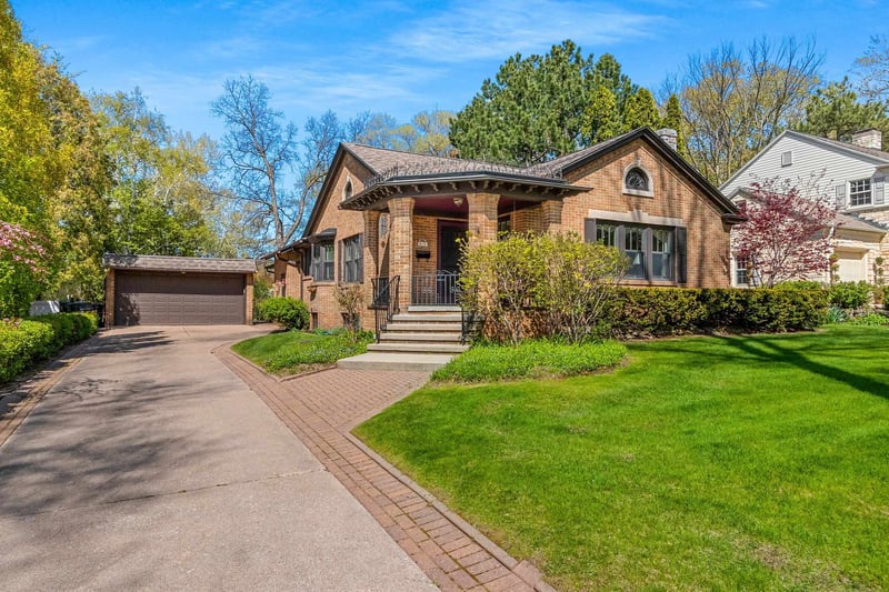 212 Miramar Dr, Green Bay, WI 54301-1926