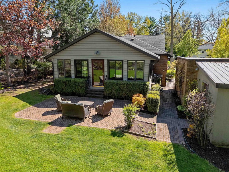 212 Miramar Dr, Green Bay, WI 54301-1926