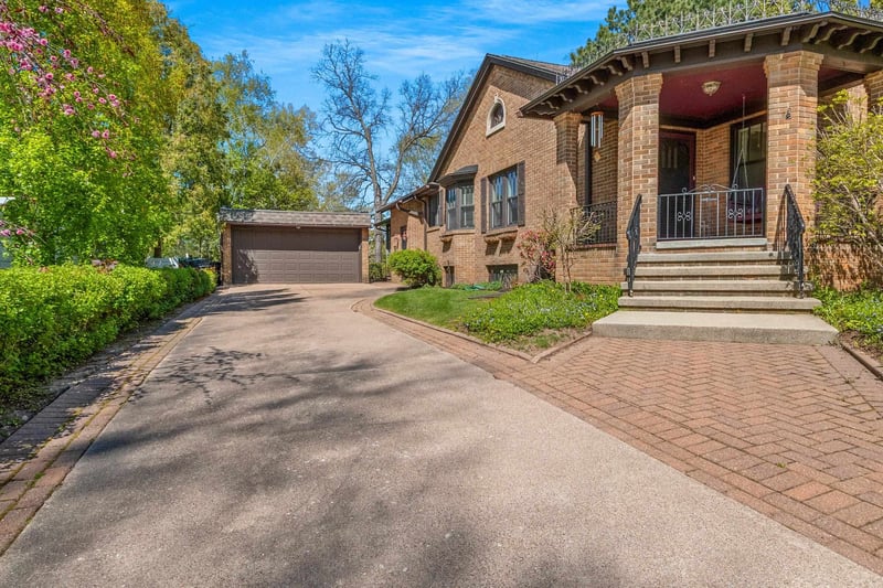 212 Miramar Dr, Green Bay, WI 54301-1926