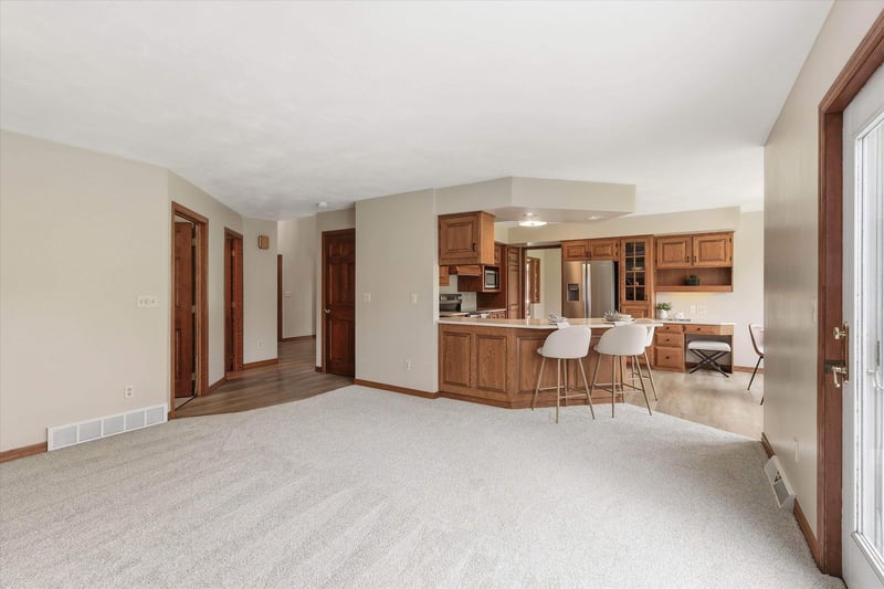 1138 Capitol Dr, Appleton, WI 54911-1439