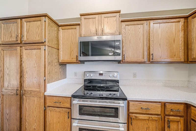 1166 Apple Blossom Dr, Neenah, WI 54956