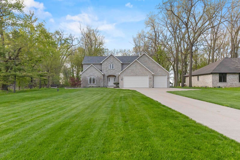 5100 Streich Ln, Oshkosh, WI 54902-7515