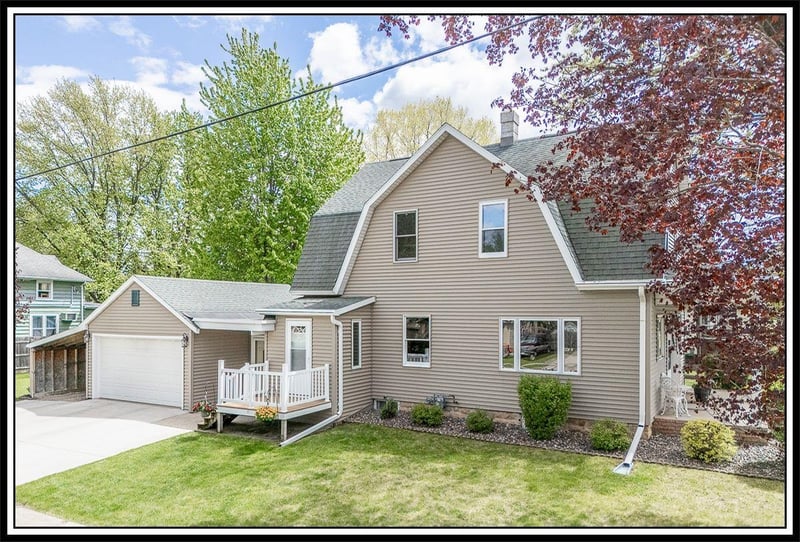 1002 Mill St, New London, WI 54961-1972