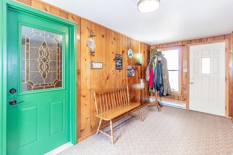 1002 Mill St, New London, WI 54961-1972