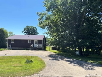 321 Lake Dr, Gresham, WI 54128