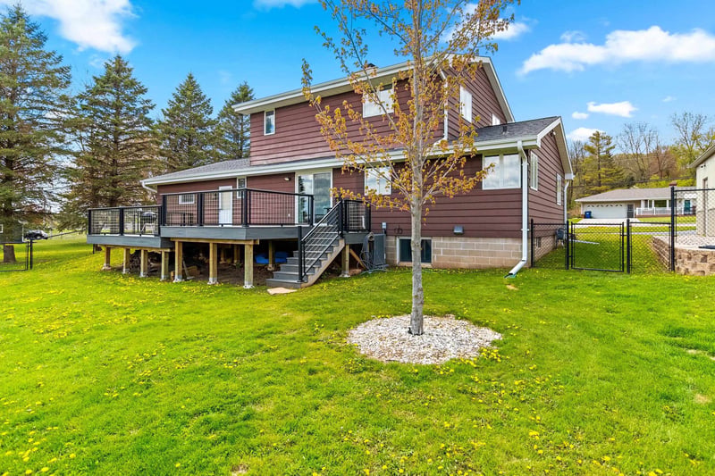 568 Nash St, Hortonville, WI 54944