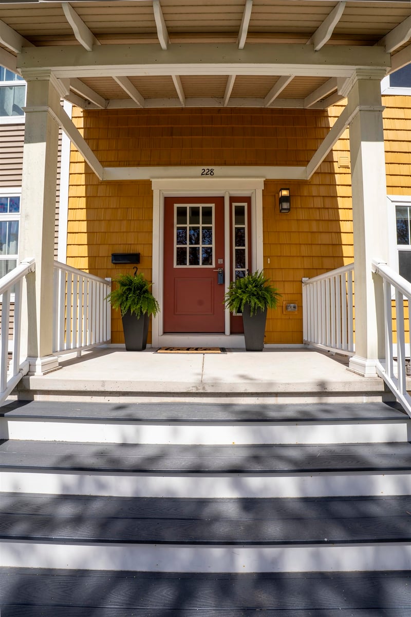 228 Jackson St, Green Bay, WI 54301