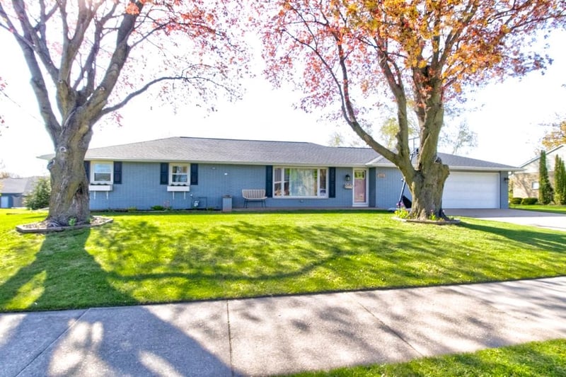 808 Gertrude St, Kaukauna, WI 54130