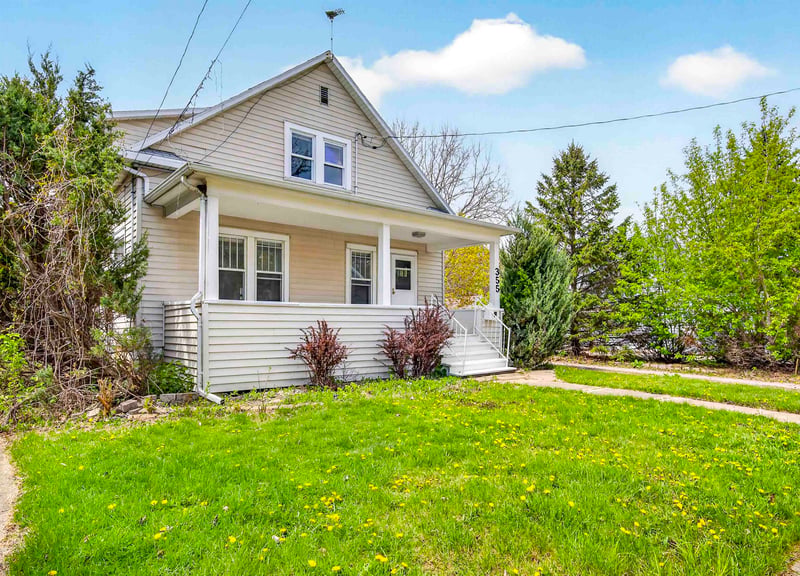 355 Oak St, Menasha, WI 54952