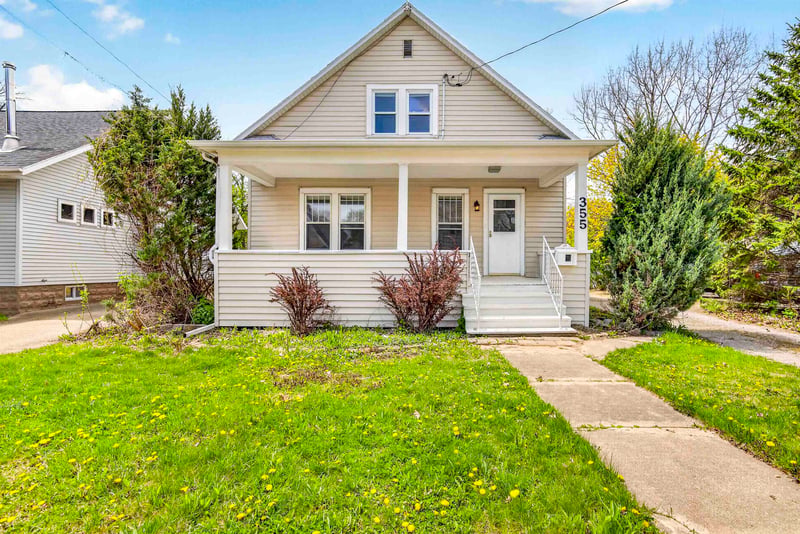 355 Oak St, Menasha, WI 54952