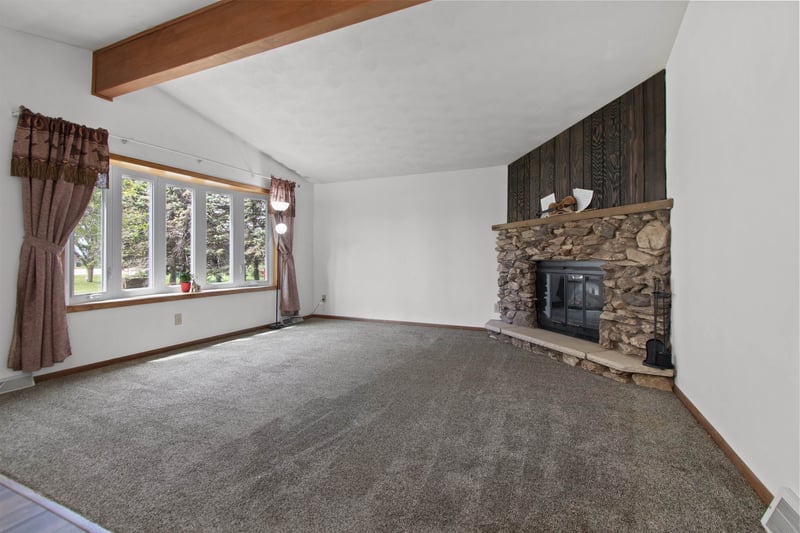 4356 Jackson St, Oshkosh, WI 54901