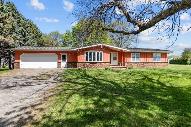 4356 Jackson St, Oshkosh, WI 54901