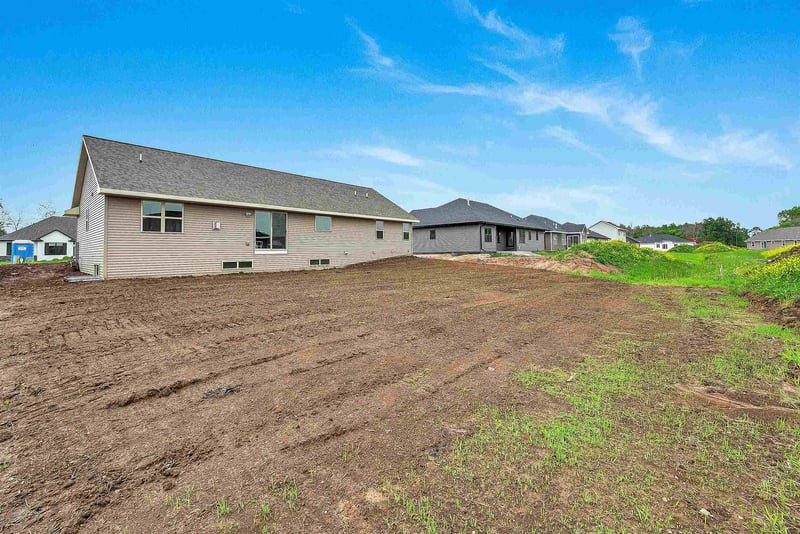 1429 Crossroads Dr, Hobart, WI 54313