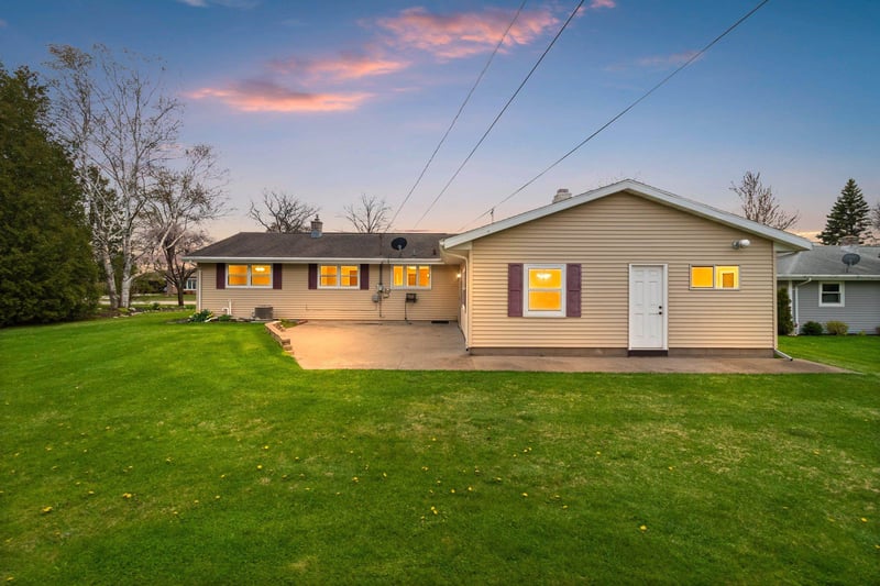 224 National Ave, Brillion, WI 54110-1539