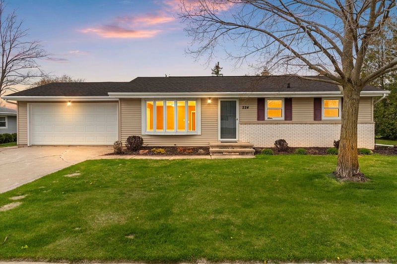 224 National Ave, Brillion, WI 54110-1539