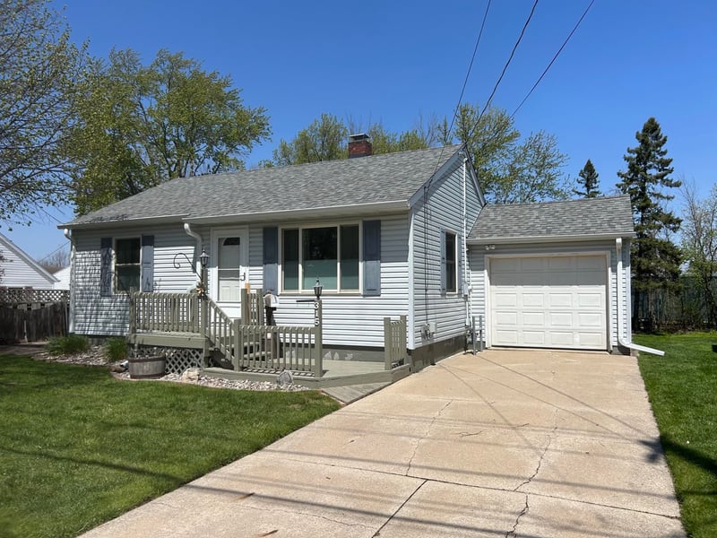 315 Factory St, Seymour, WI 54165