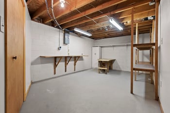 W11430 Riverside Rd, Marion, WI 54950