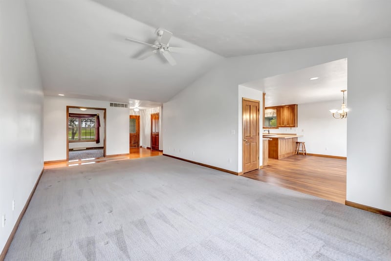 1072 Traboh Ct, De Pere, WI 54115
