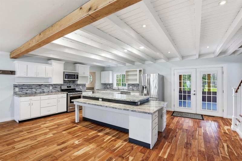 N5699 Maders Cir, Shawano, WI 54166