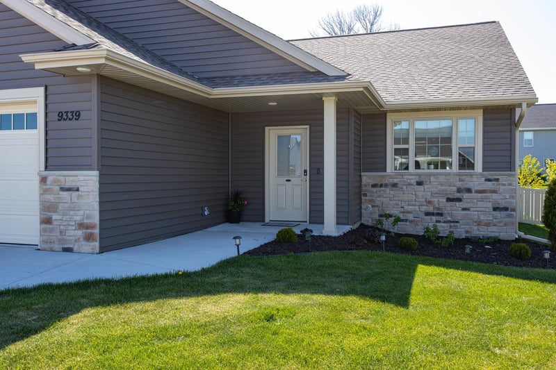 N9339 Gemstone Ct, Appleton, WI 54915