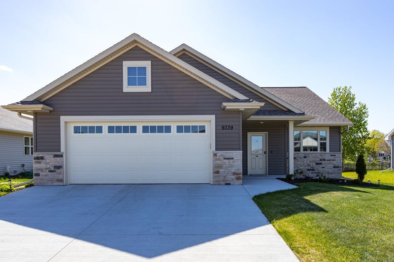 N9339 Gemstone Ct, Appleton, WI 54915