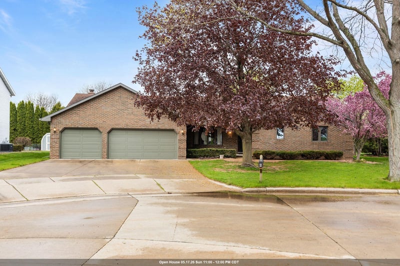 21 Kensington Ct, Appleton, WI 54915