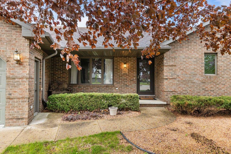 21 Kensington Ct, Appleton, WI 54915