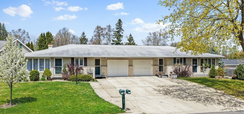 401 Steven St, Green Bay, WI 54303-4615