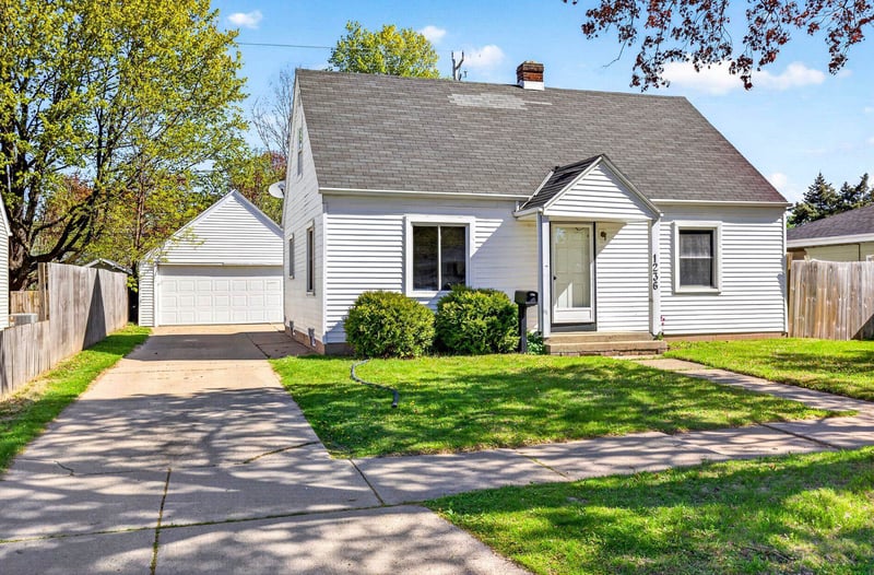 1236 Glendale Ave, Appleton, WI 54911