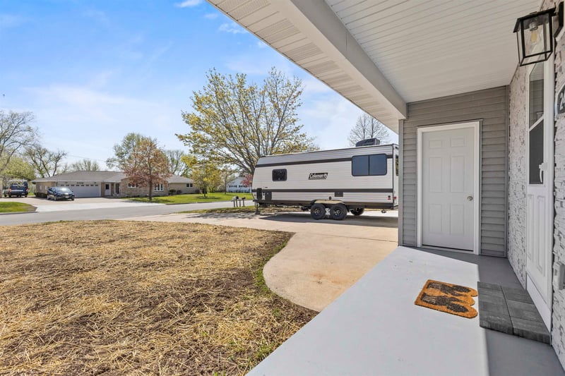 2461 Vandenbergh Pl, Green Bay, WI 54311-9999