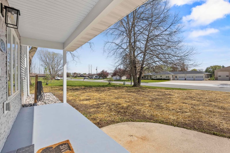 2461 Vandenbergh Pl, Green Bay, WI 54311-9999