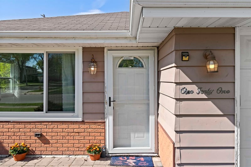 141 Stanley St, Neenah, WI 54956