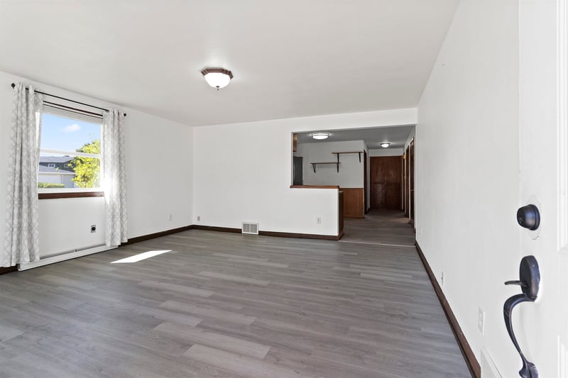 141 Stanley St, Neenah, WI 54956