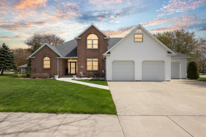 4240 Wedgewood Dr, Appleton, WI 54911