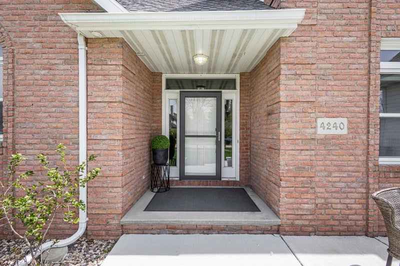 4240 Wedgewood Dr, Appleton, WI 54911