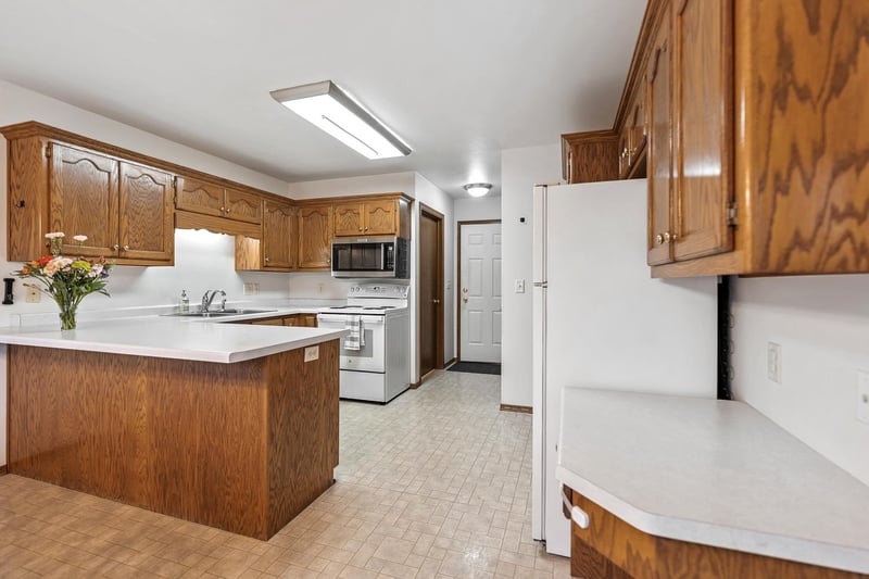 1781 Briarwood Ct, De Pere, WI 54115-2460