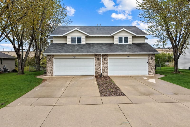 1781 Briarwood Ct, De Pere, WI 54115-2460