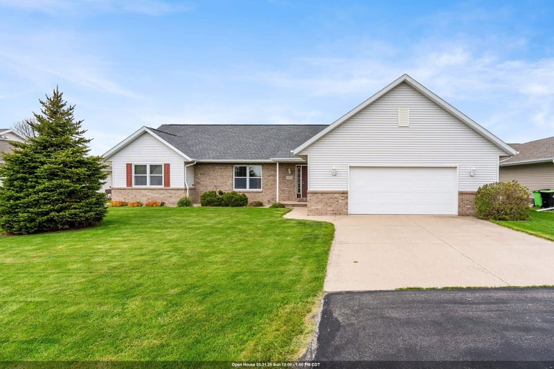 N8033 Lake Breeze Dr, Sherwood, WI 54169